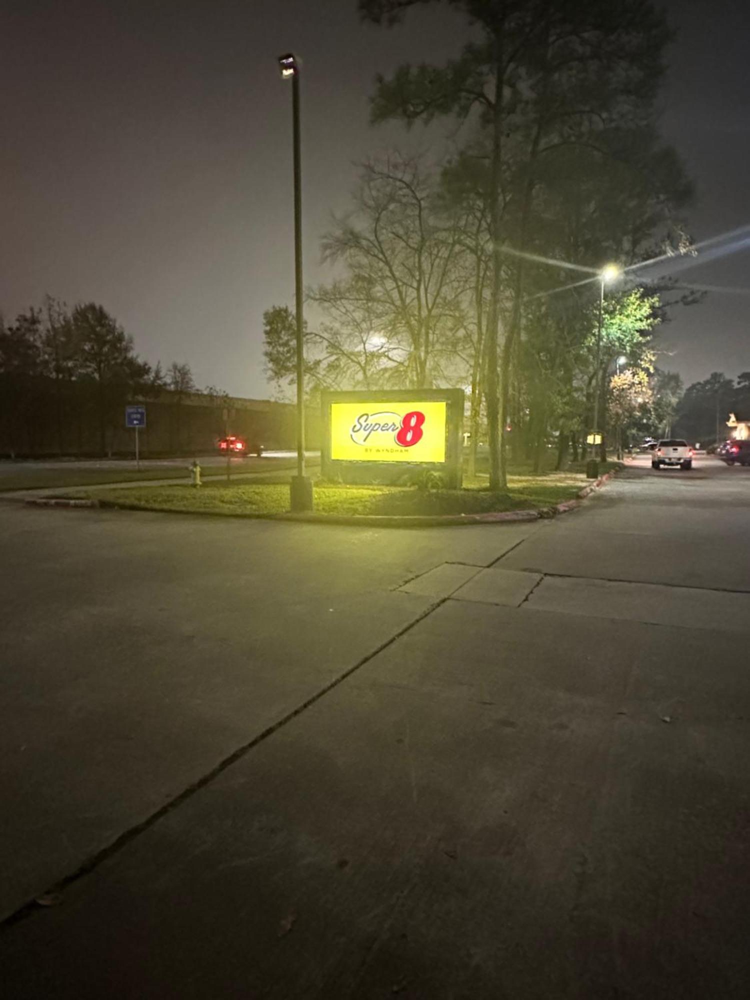 Super 8 By Wyndham The Woodlands North Exterior foto