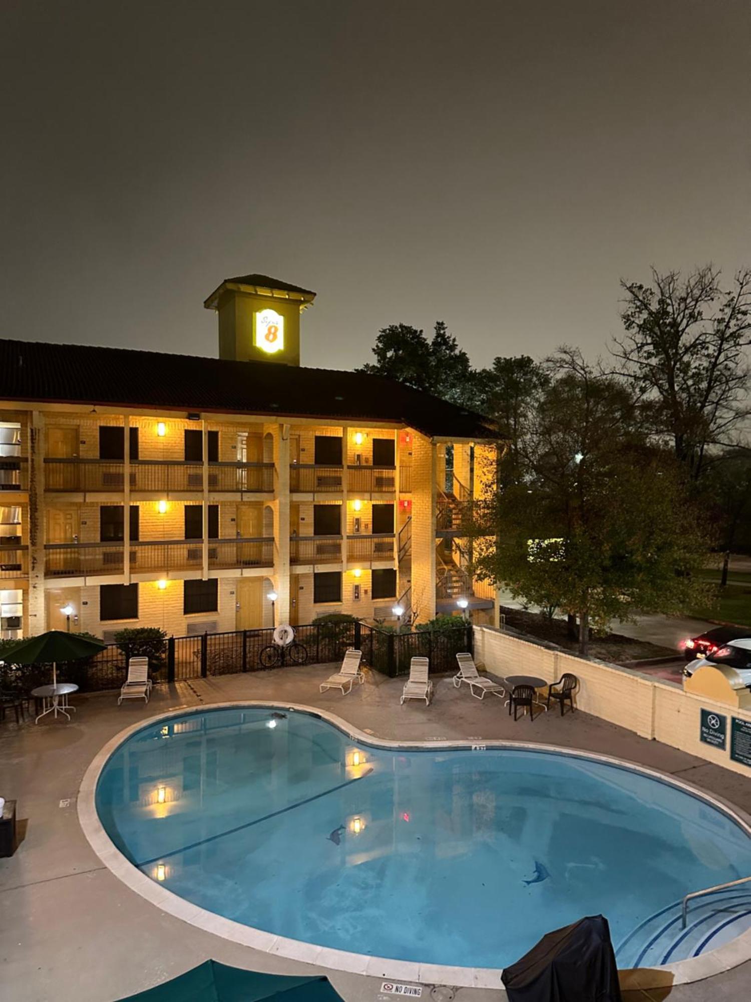 Super 8 By Wyndham The Woodlands North Exterior foto