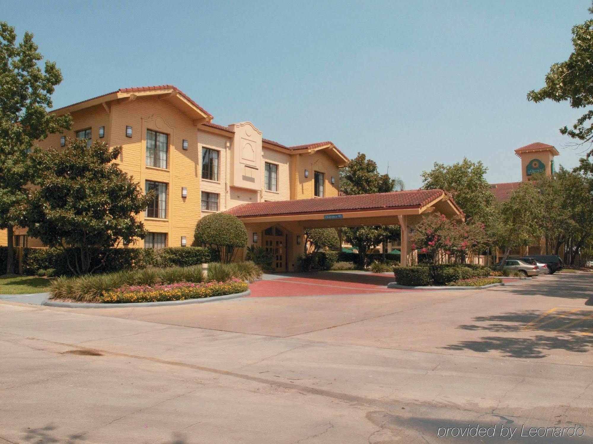 Super 8 By Wyndham The Woodlands North Exterior foto